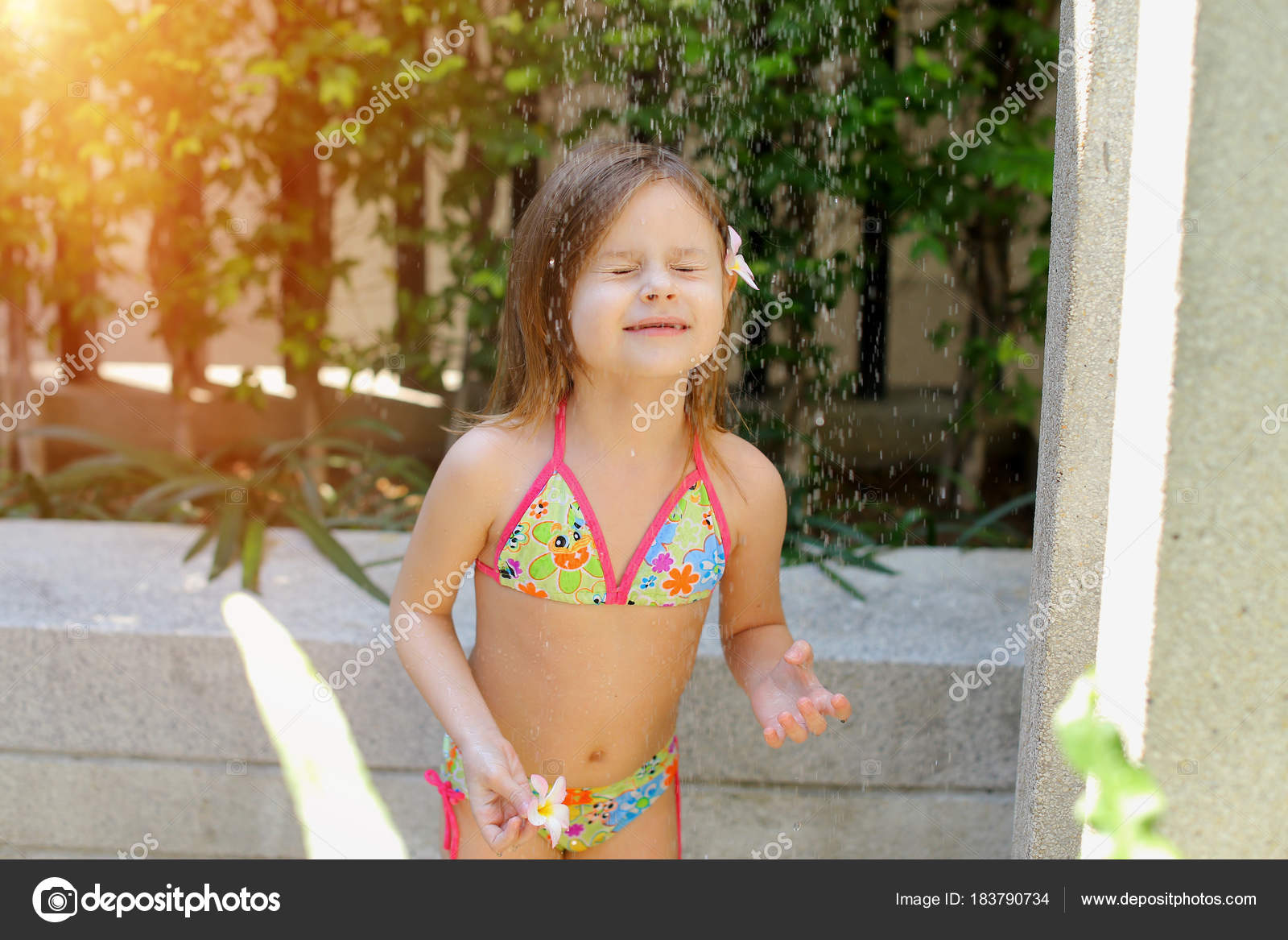 In Water On Shower Swimsuit Drops Of Take Sunny FallLittle Girl 9EDeIHYW2