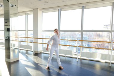 Rekabet eğitim spor salonu stüdyoda dans şampiyonu .