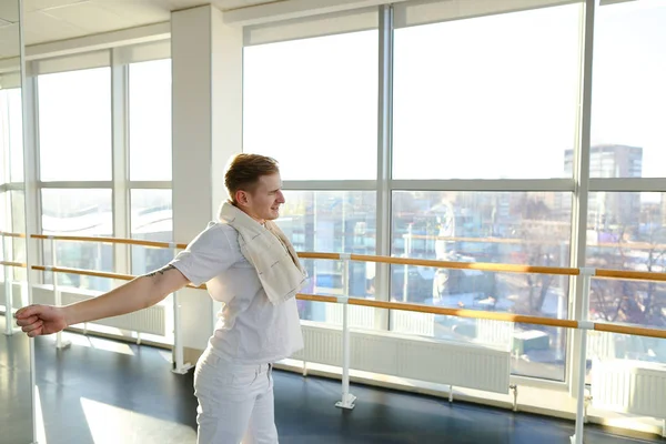 Spor spor salonu Basında sallanan mühendisi