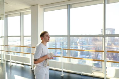 Spor içinde özenle model rock Salonu büyük windo ile Basında