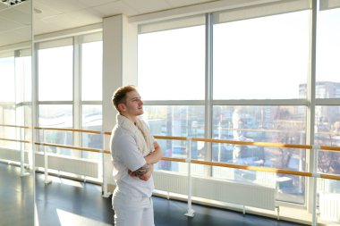 Spor içinde özenle model rock Salonu büyük windo ile Basında