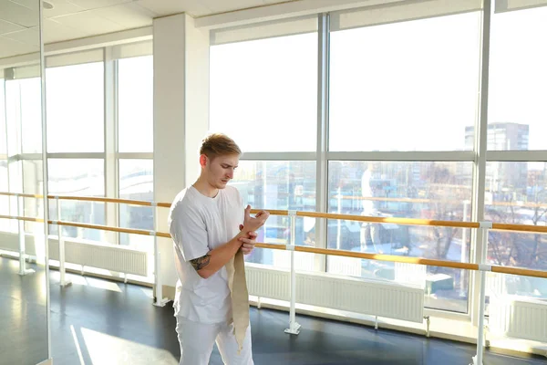 Spor spor salonu Basında sallanan mühendisi