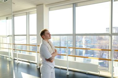 Spor spor salonu Basında sallanan mühendisi