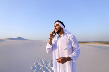 Erkek kondominiyum Tasarımcısı inşaat oturmak için site anket tamamlar