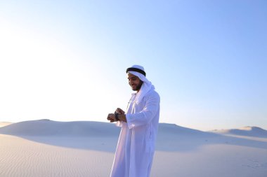 Yakışıklı Arap işadamı portresi yeni iwatc yaşayan