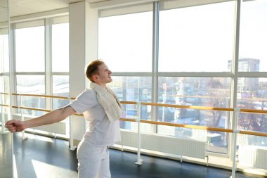 Spor içinde özenle model rock Salonu büyük windo ile Basında