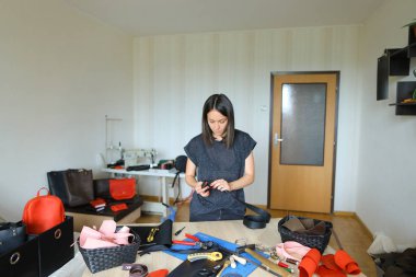     Sipariş kadın yapım kuşağı. 