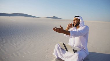 Yakışıklı olan Arap BAE Şeyh işkadını iş p arıyorum