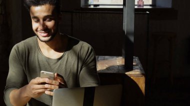 Önemli bekleyen adam ikinci avukat gelen.