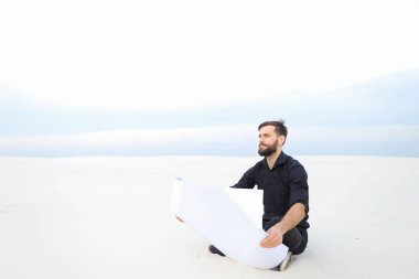   Kumaşçı plan kendi Tekstil Fabrikası'nın ıssız yerde izleme