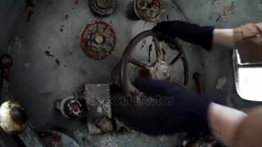 Eller turninng jantlar ve tumbler mans metalik kokpit anahtarları