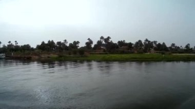 Nil Luxor bankaların görünümünü evler