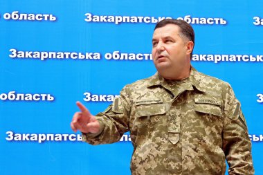 Basın toplantısında Devlet Bakanı, savunma, Ukrayna Stepan po
