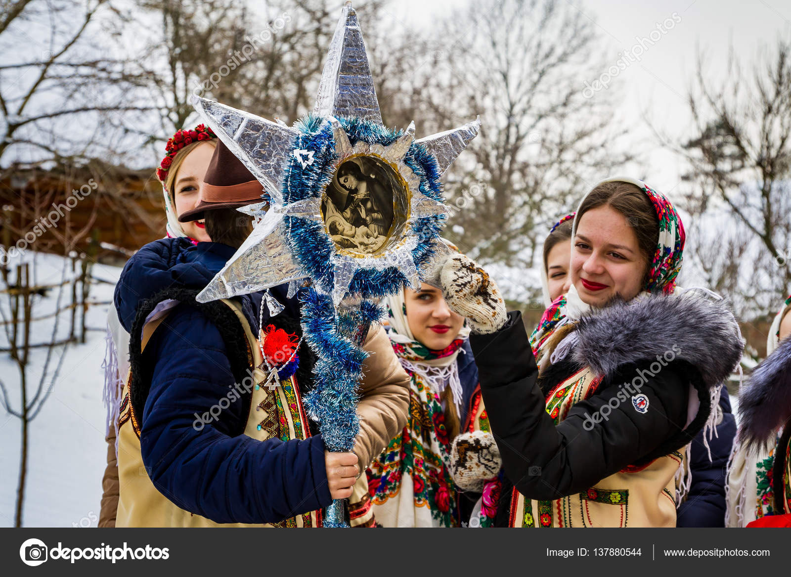 Святочные колядки. Сычков христославы. Рождественские святки колядование. Рождественская звезда колядовщики. Святочные посиделки.