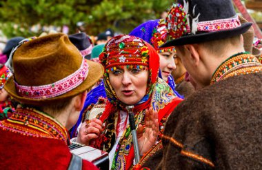 Yedinci etnik Festivali Noel şarkıları eski köyün