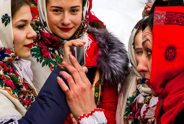 Сьомий етнічний фестиваль різдвяні колядки у Старому селі — стокове фото