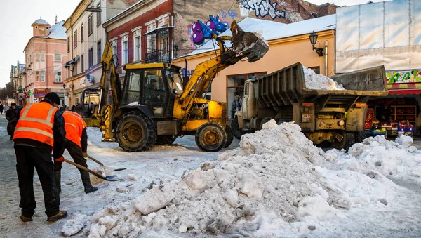 Pulizia neve in città — Foto Stock