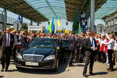Bir vizesiz Slovak-Ukrayna sınırında sembolik töreni 