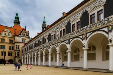 Güzellik, Dresden, Almanya