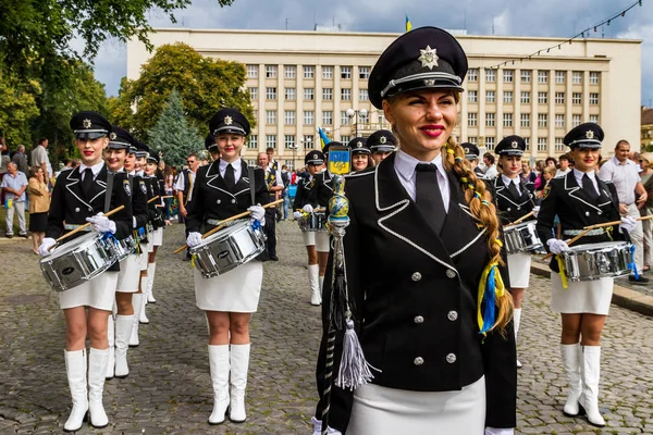 Feier des Tages der ukrainischen Staatsflagge in Uzhgorod — Stockfoto