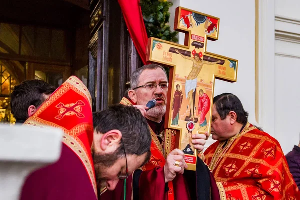 Marcha cruzada que marca la Veneración de la Cruz Domingo en Uzhgor — Foto de Stock