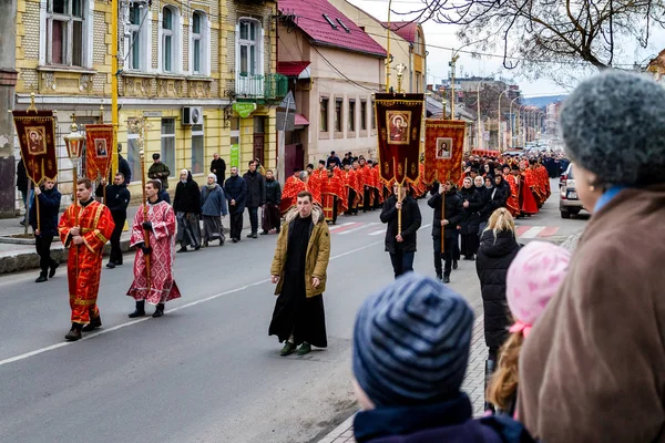 Хрест березня маркування шанування Хреста неділю в Uzhgor — стокове фото