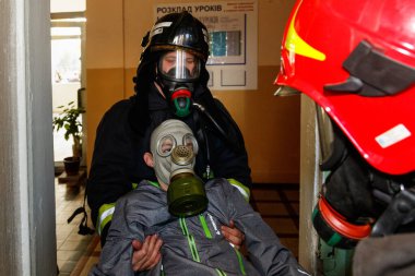 Uzhgorod okullarından birinde yangın eğitimi