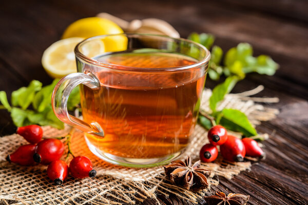 Rosehip tea with lemon