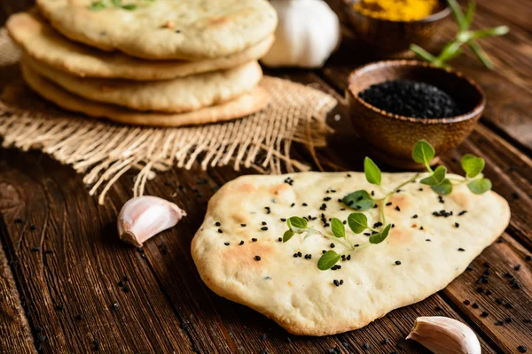 Indiai naan kenyér — Stock Fotó