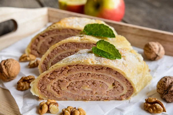 Strudel with walnut and apple filling — Stock Photo, Image