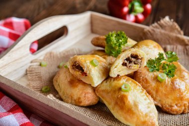 Geleneksel sığır eti Empanadas