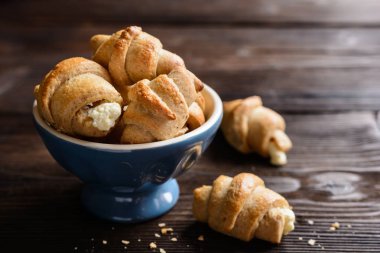 Yemek Croissants peynir ile doldurulmuş