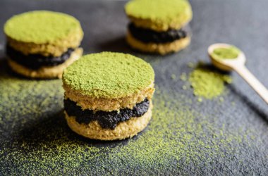 Haşhaş tohumu ile Matcha kek
