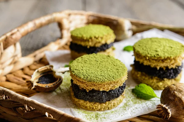 Matcha cakes with poppy seeds