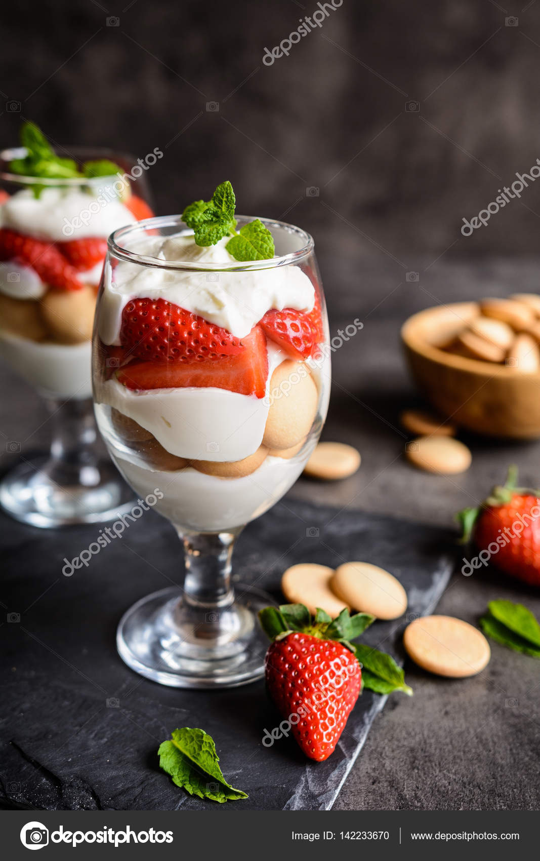 Çilekli Tiramisu Çilekli Tiramisu
