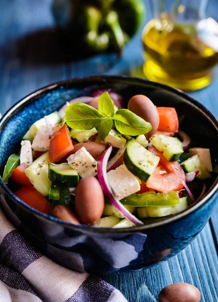Salata Horiatiki - salată tradițională grecească — Fotografie, imagine de stoc