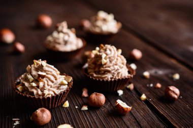 Fındık kremalı çikolata bardak