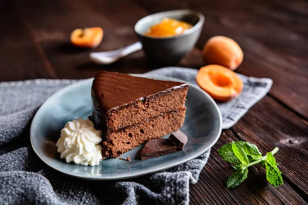 Traditional Sacher cake — Stock Photo, Image