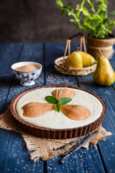 Chokladtårta med keso och päron — Stockfoto