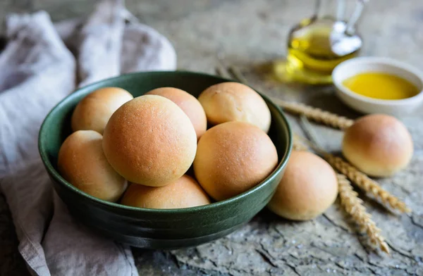 Panini alla Olio - italienska olivolja frallor — Stockfoto