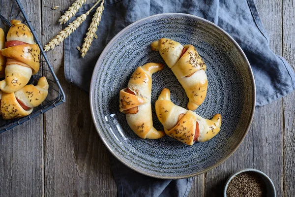 Pãezinhos Caseiros Recheados Com Fatias Bacon Queijo — Fotografia de Stock