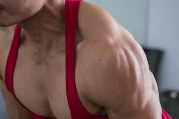 Deltoïde thoracique, Les muscles forts de l'épaule — Photo