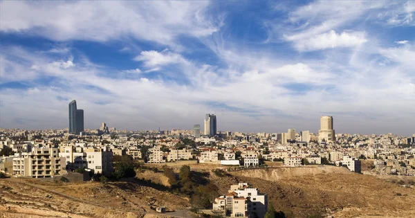 Amman skyline van moderne gebouwen en bezienswaardigheden — Stockfoto