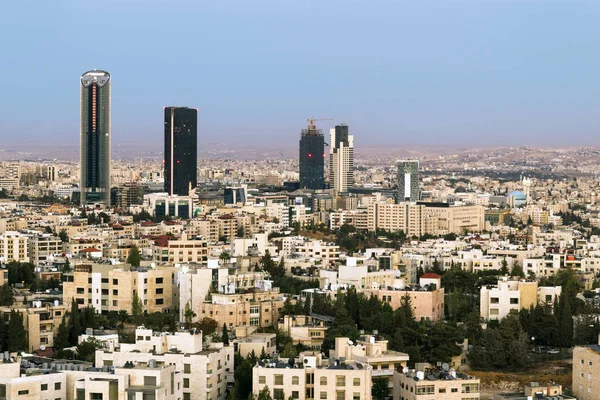 Edificios modernos en la zona de Abdali — Foto de Stock