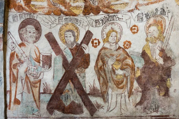 Fresco medieval de cuatro apóstoles en una iglesia sueca — Foto de Stock