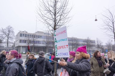 Donald Trump karşı Copenhage Büyükelçiliği gözümüzün önünde protesto