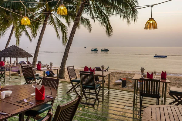 Restaurant au bord de la mer au Vietnam — Photo