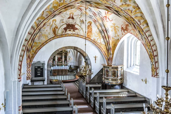 Antigua iglesia en Dinamarca, famosa por sus pinturas murales — Foto de Stock