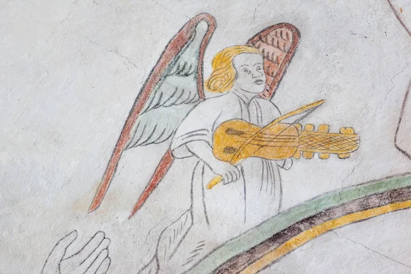 Angel speelt het ingetoetst, middeleeuwse fresco — Stockfoto