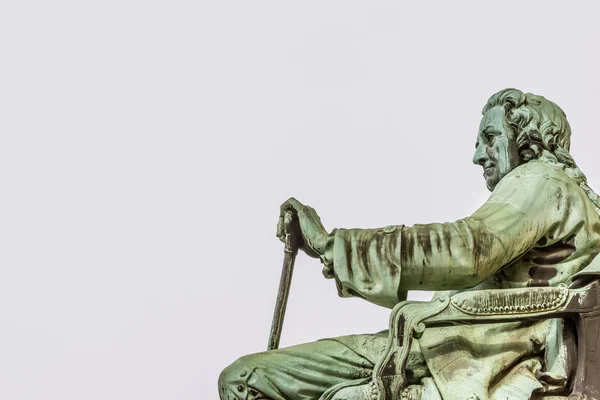 Statua duńskiego pisarza Ludvig Holberg przeciw błękitne niebo — Zdjęcie stockowe